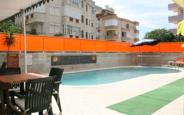 Sultans Dream Apart. Otel