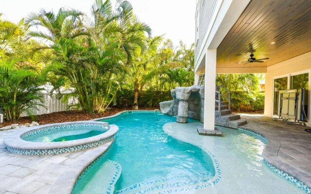 Atlantis Beach House by AMI Locals