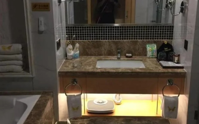 Mesa International Hotel