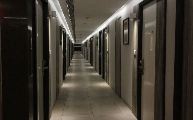 7 Apple Hotel Vadodara