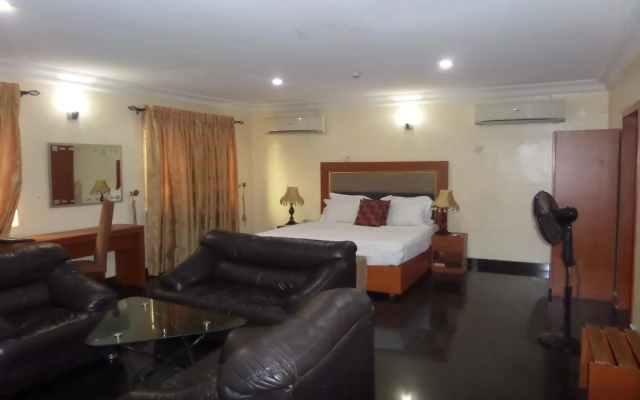 Adna Hotel