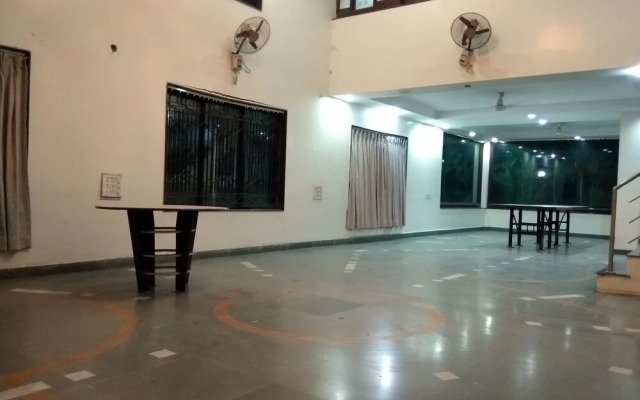 JK Rooms 122 Shaheen Lodging & Boarding