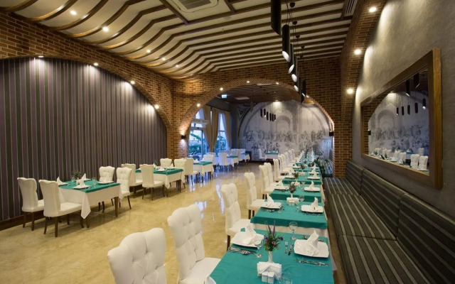 Water Side Resort & Spa