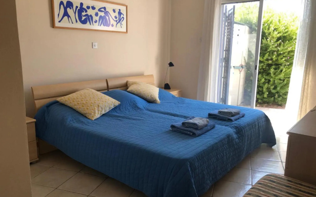 Limnaria Villas - stylish ground floor apartment