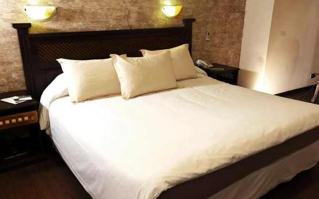 Avanti Hotel & Convention Center