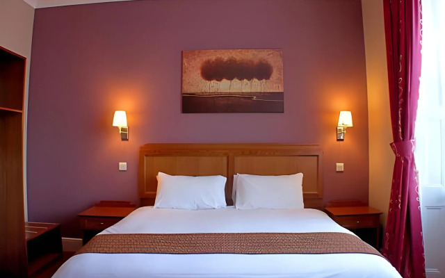 The Hartwood Hall Hotel by Greene King Inns