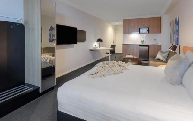 Oaks Perth Hotel