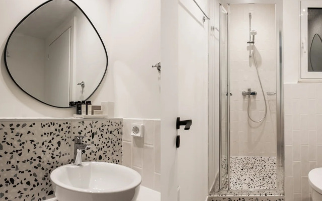 Dazzling 1BR Apartment in Koukaki