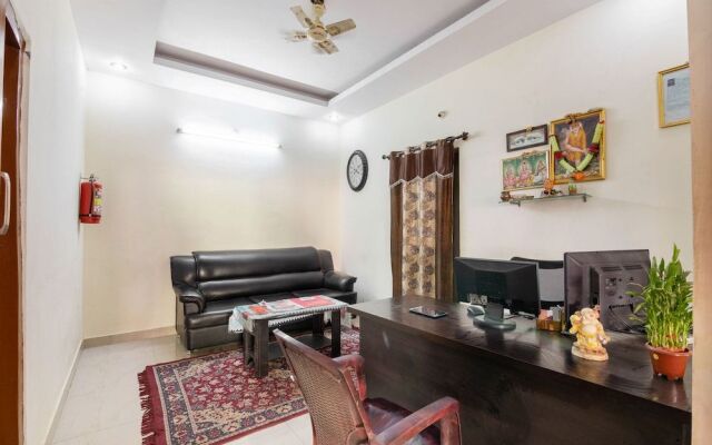 Oyo 22900 Sri Sai Suites