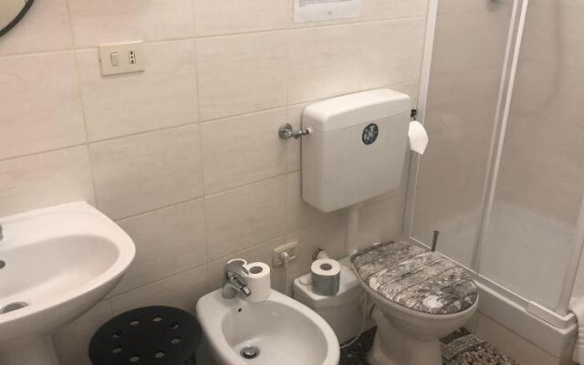 Check-Inn Rooms 19