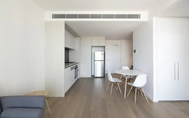 Modern Apartment in Darling Harbour