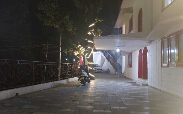 Hotel Usha Palace