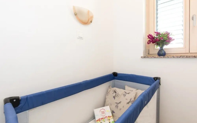 Mari - Modern Holiday House Close to sea - H