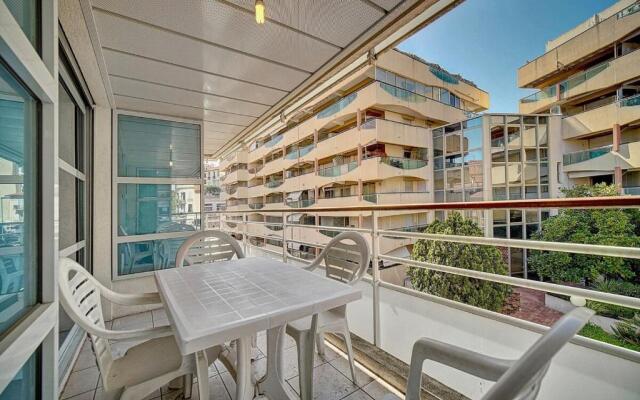 MODERNE 3 PIECES CANNES CENTRE AVEC BALCON l! A2B67