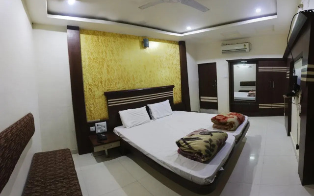Hotel Aaditya by OYO Rooms