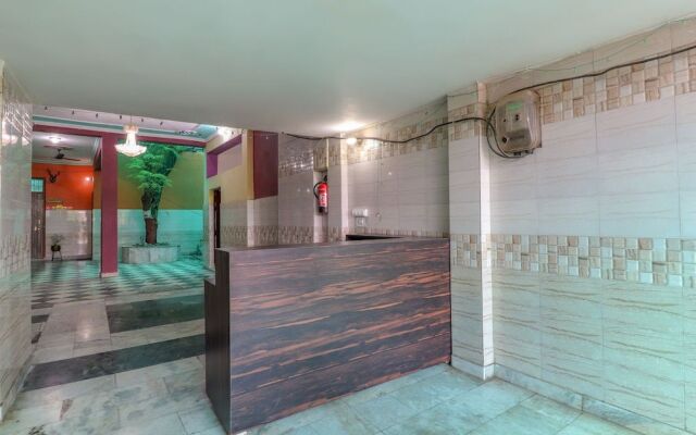 OYO Flagship 49061 Dev Hotel & Restaurant