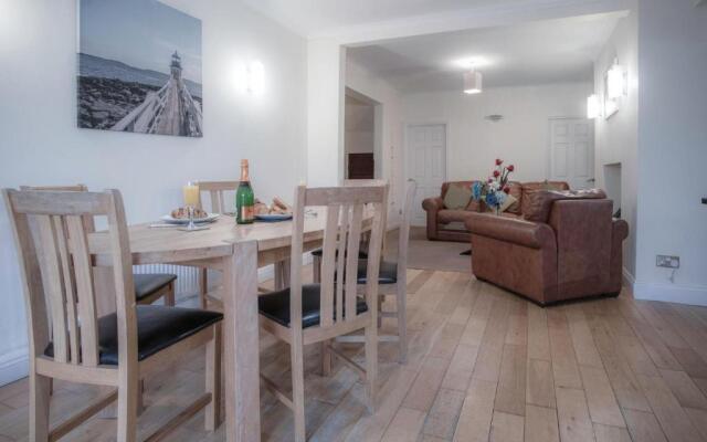 Sea Breeze Apt 3 - 2 Bedroom - Horton Beech