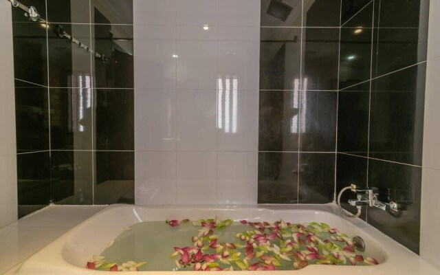 Kings Luxury Hotel