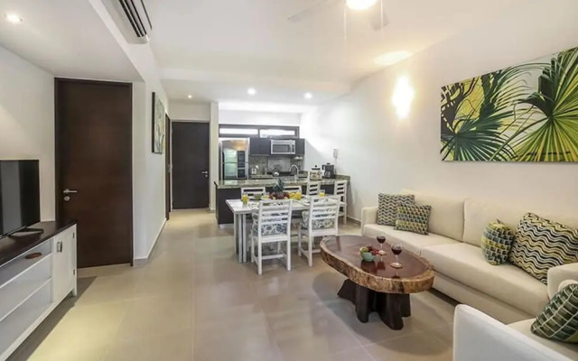 HIRA M4 Sea style Condo by Gate48