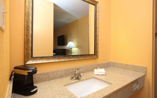 BLUE SKY INN Glens Falls-Saratoga-Lake George