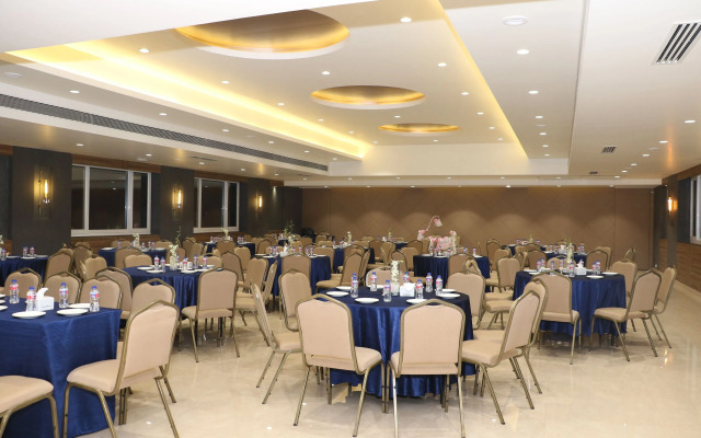 Cosmique Clarks Inn Suites , Goa