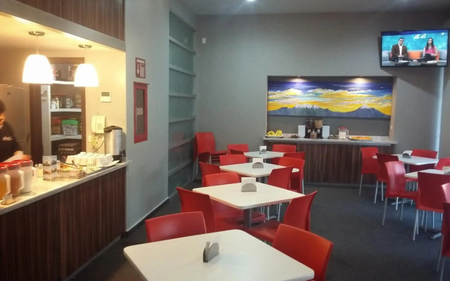 Hotel Block Suites
