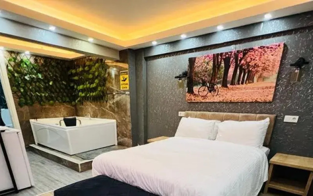 Karşıyaka Plus Otel