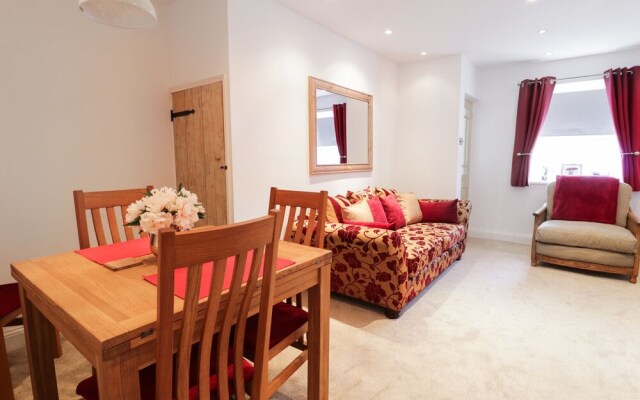 19 Cwmorthin Road