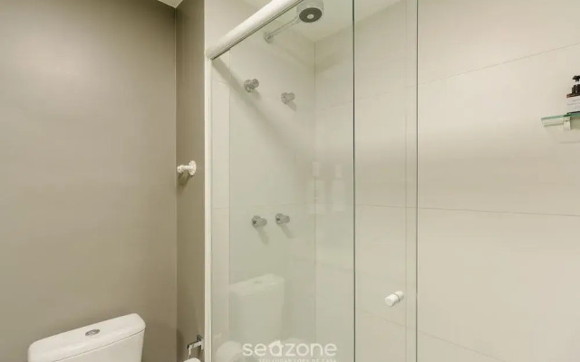 Studio in Building With Pool Con1206