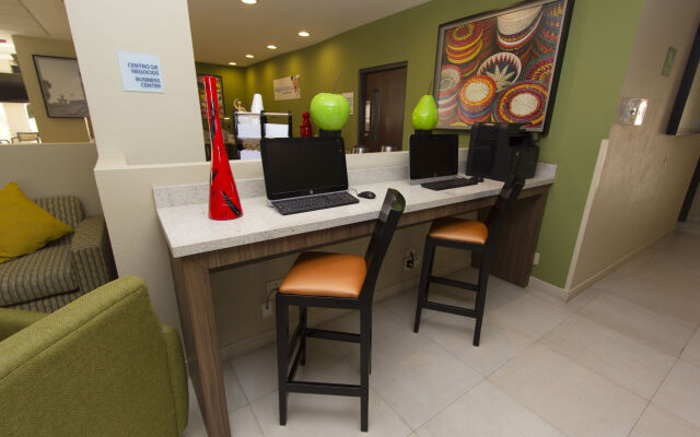 Holiday Inn Express Guadalajara Aeropuerto by IHG