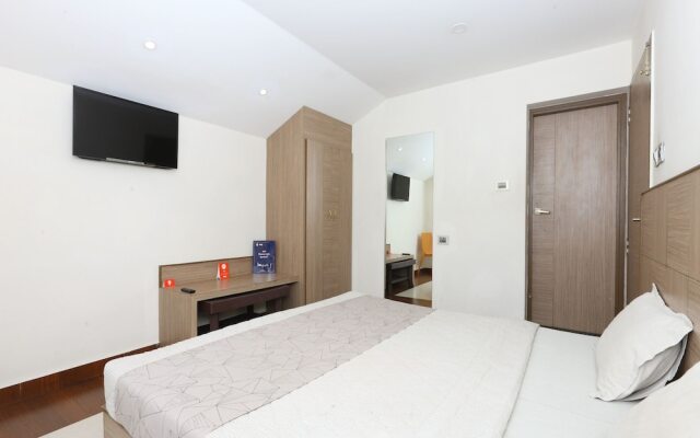OYO 4943 Sandanams Villa