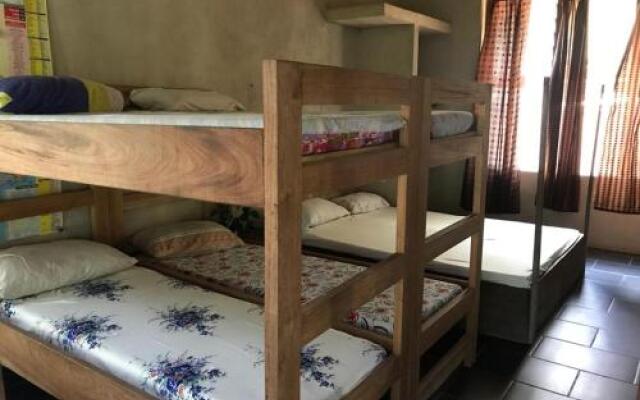 Scorpion Hill Lodge - Hostel