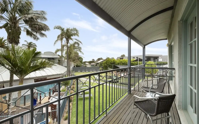 Whitecliffs Beach Resort