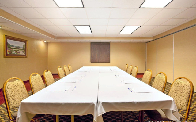 Holiday Inn Express Milwaukee-West Medical Center by IHG