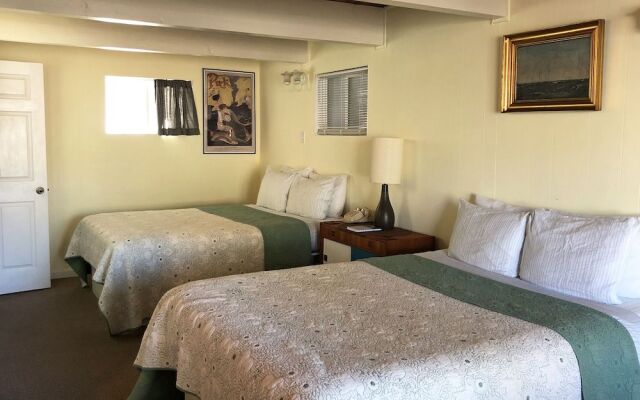 Wheeler on the Bay Lodge & Marina