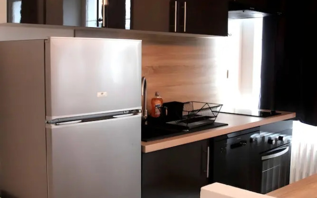 Downtown Living With a View, Ideal for 4