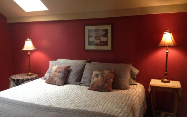 Thirteen Moons - Women's Wellness Retreat