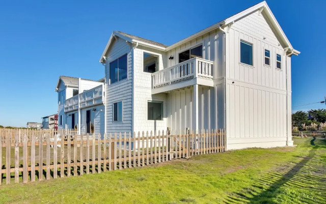 Scenic Bandon Vacation Rental w/ Beach Access!