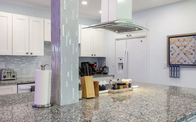 Fun Family-friendly Largo Home Heated Pool