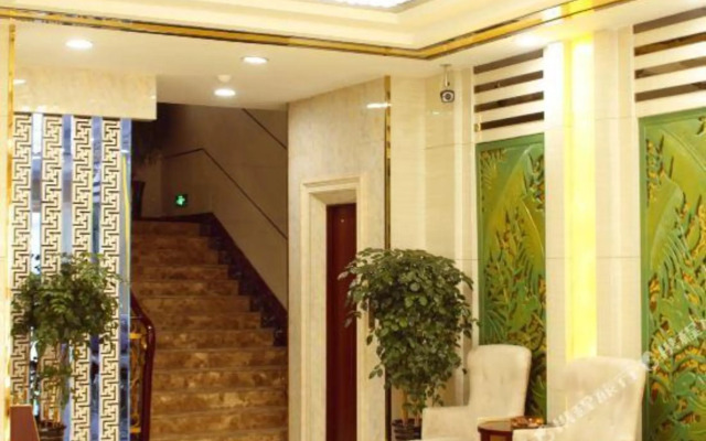Longqing Business Hotel