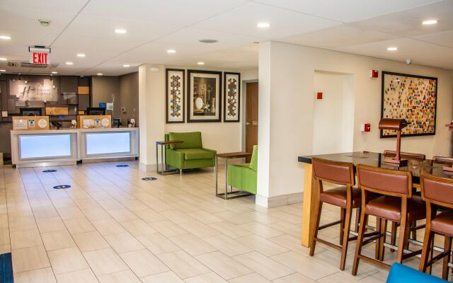 Holiday Inn Express Allentown North, an IHG Hotel