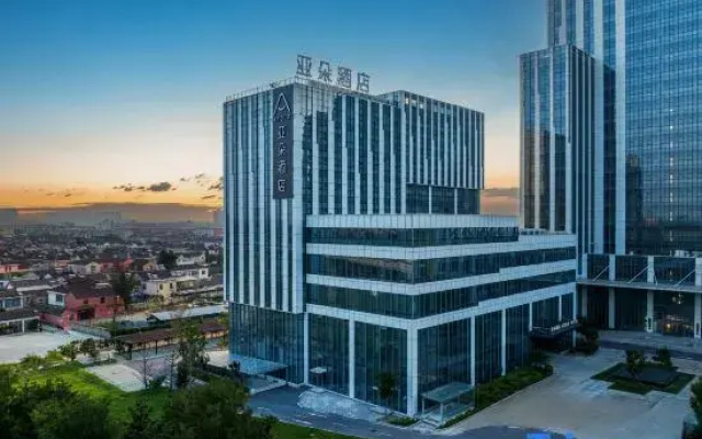 Tai Zhou Hai Ling Ying Chun Dong Lu Atour Hotel