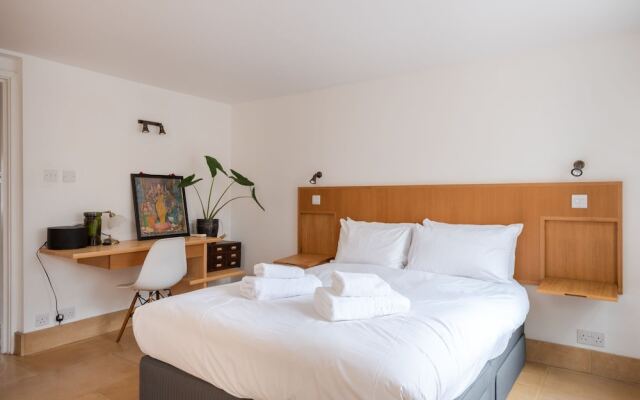 Perfectly Placed Central London Flat for 2