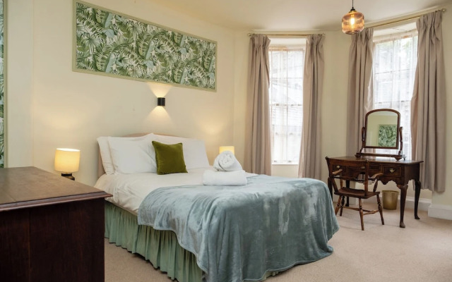 Watermouth Castle, Penn-curzon Apartment