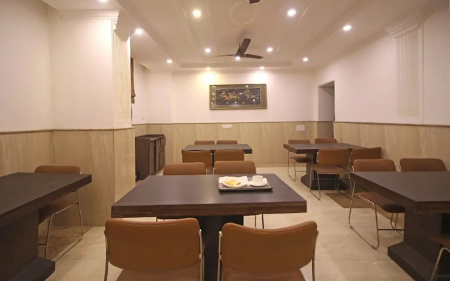 OYO 510 Hotel Chand Palace