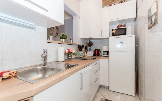 Slave - sea View - A1