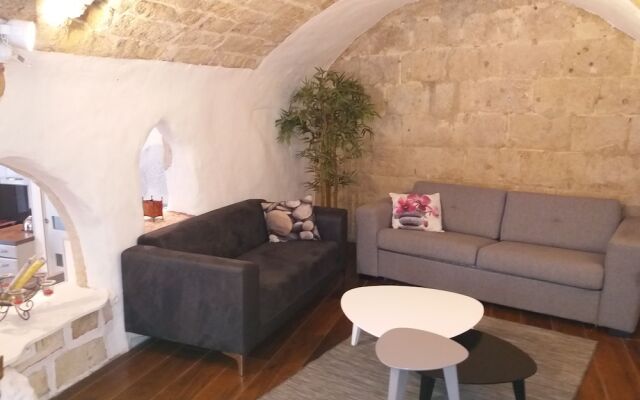 l'Echoppe de l'Amandier