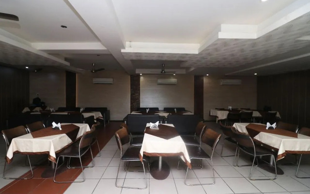 OYO 22826 Hotel Sheltear & Resturant