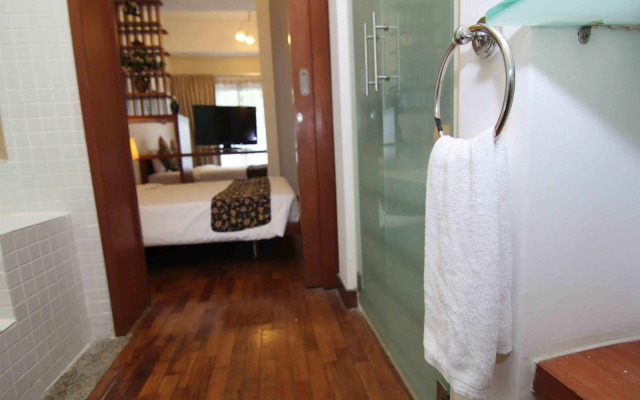 Peninsula Residents All Suite