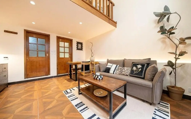 Shanghai Hills& Well-time MCM Family B&B